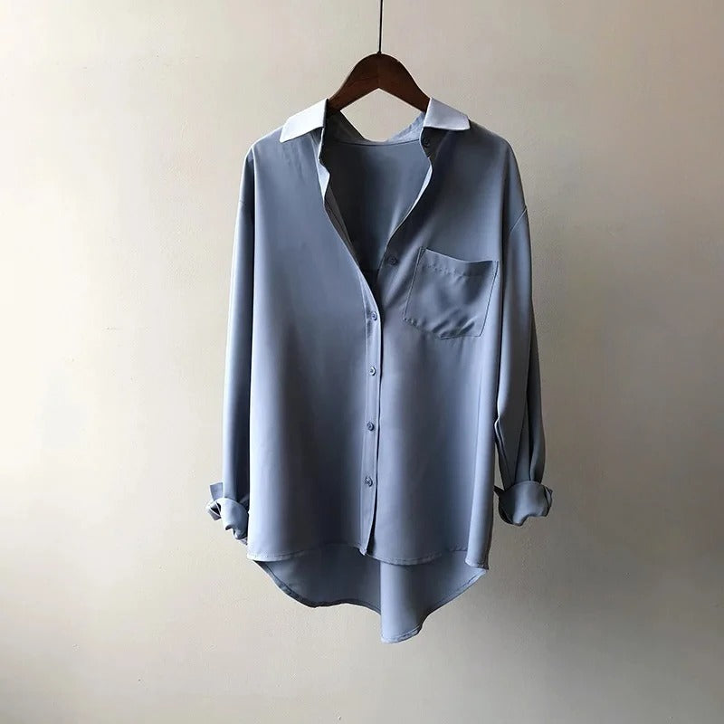 Riley – Blouse with Fluid Elegance