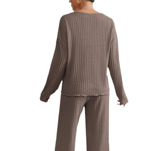 CALYNTHA – V-NECK KNIT TWO-PIECE SET
