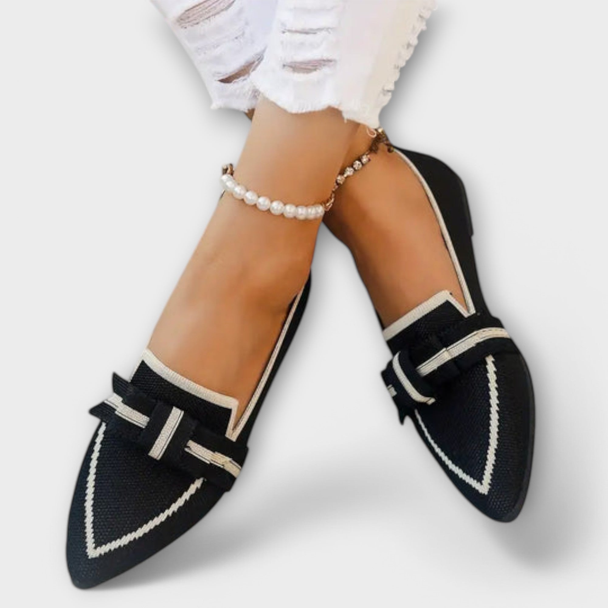 Flat Women's Shoes with Tied Design