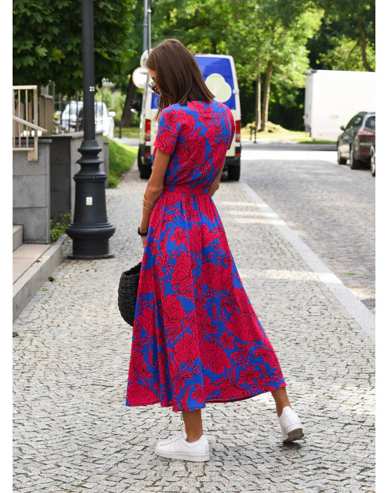 Suzanne – Elegant dress with V-neck