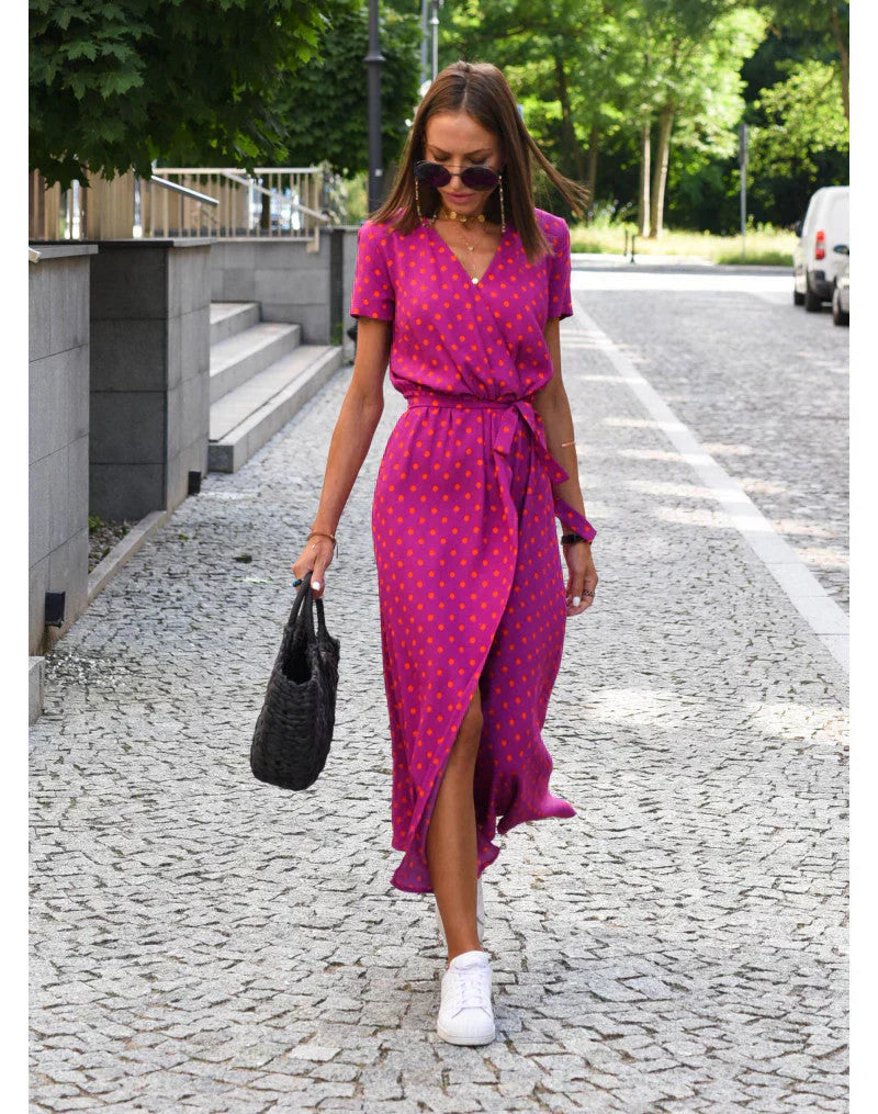 Suzanne – Elegant dress with V-neck