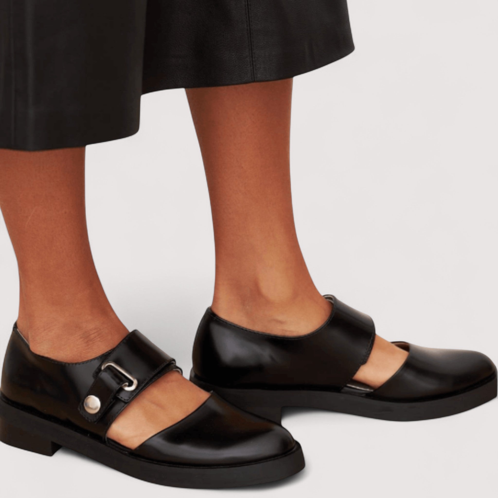 Vivienne - Whispers Of Time Loafers