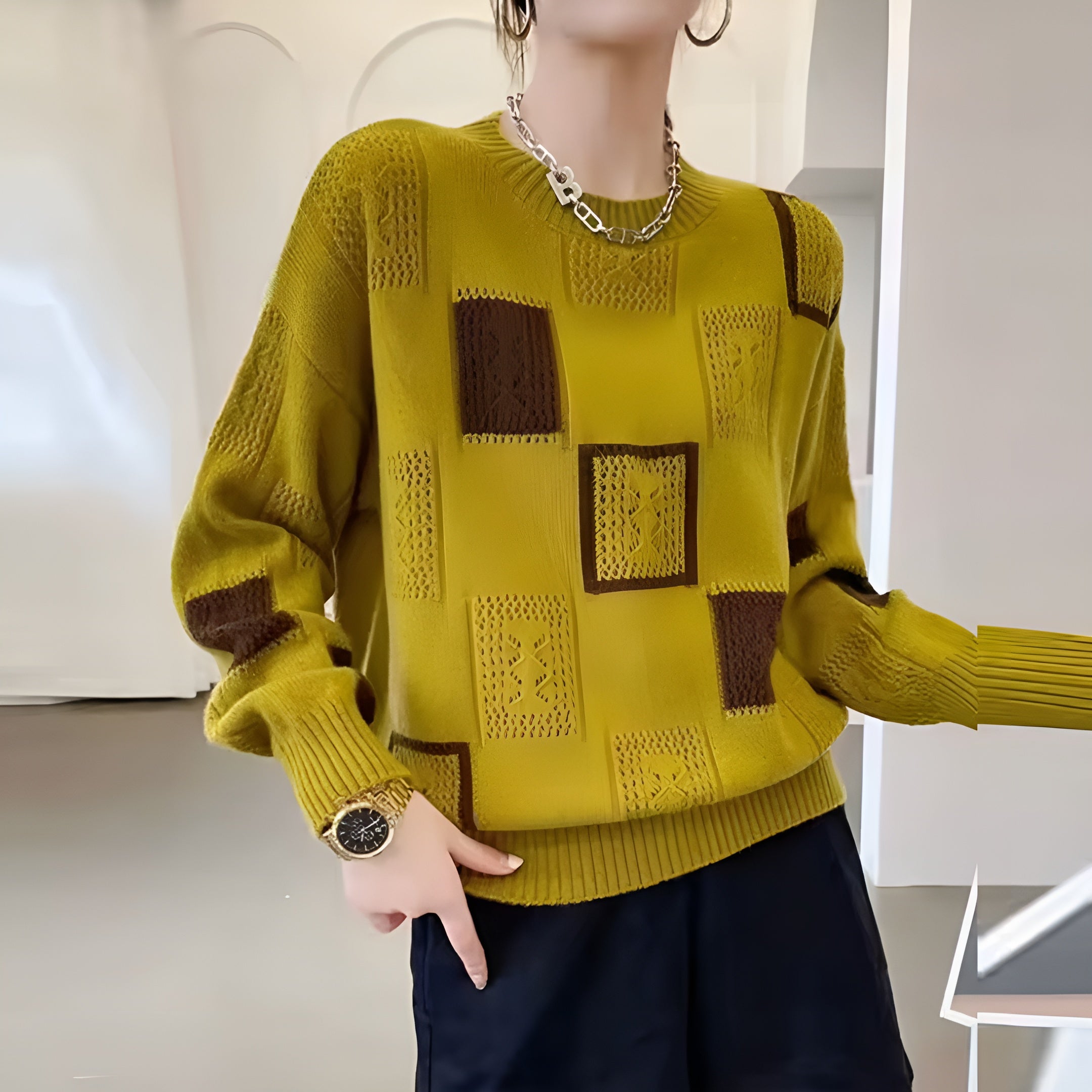 LYSAVIRAE – FLATTERING TIMELESS PULLOVER