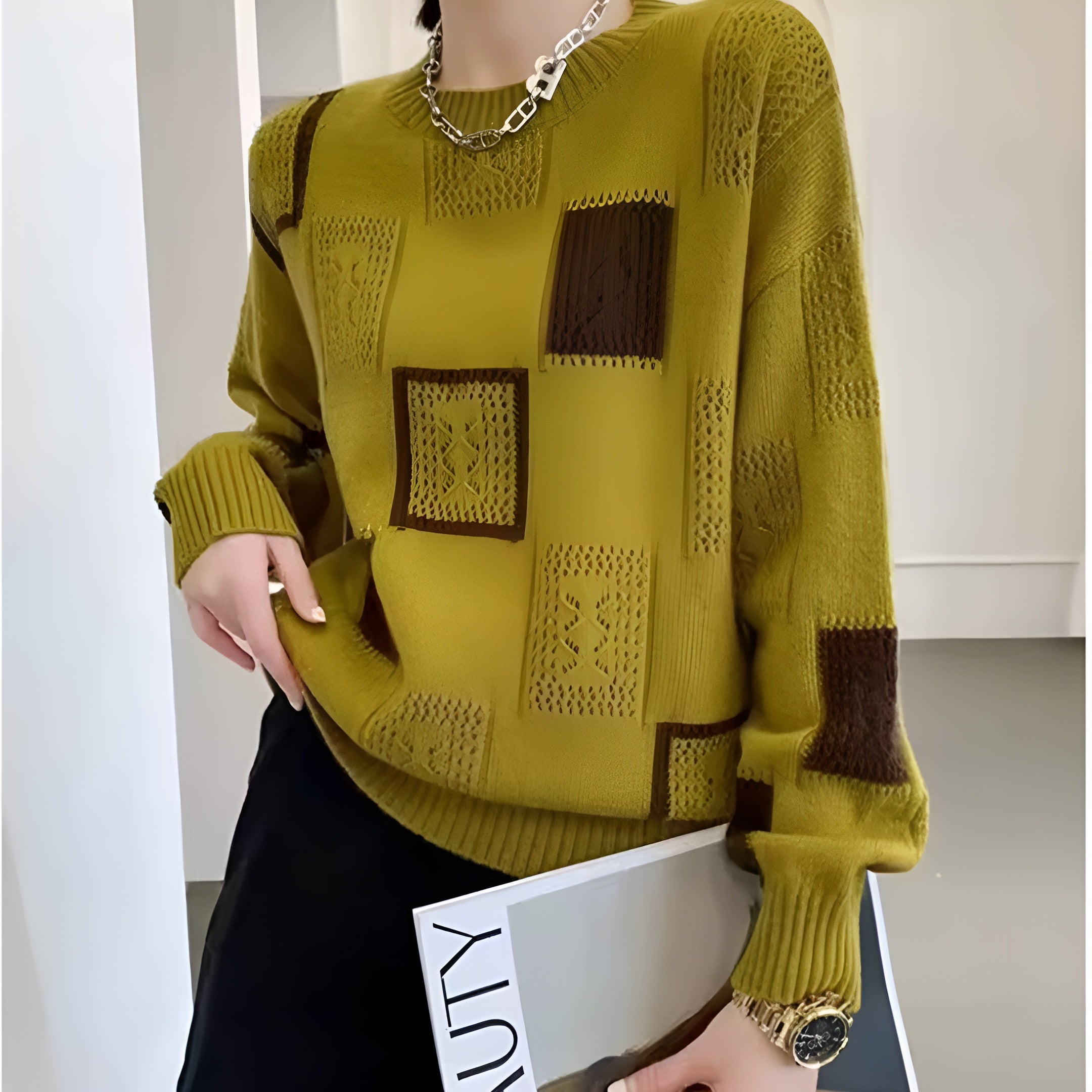LYSAVIRAE – FLATTERING TIMELESS PULLOVER