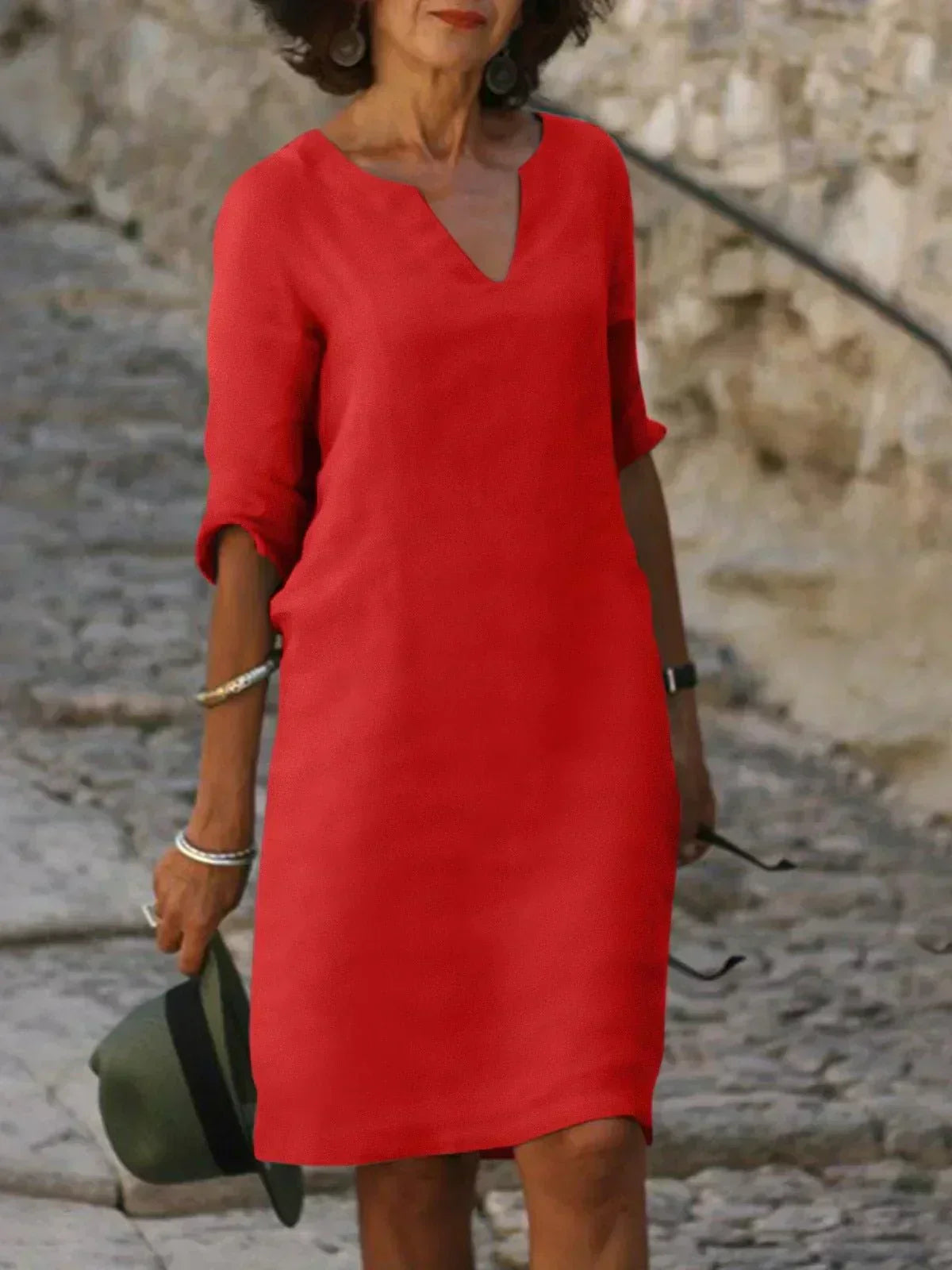 Emery – Elegant and Refined Tummy-Covering Dress
